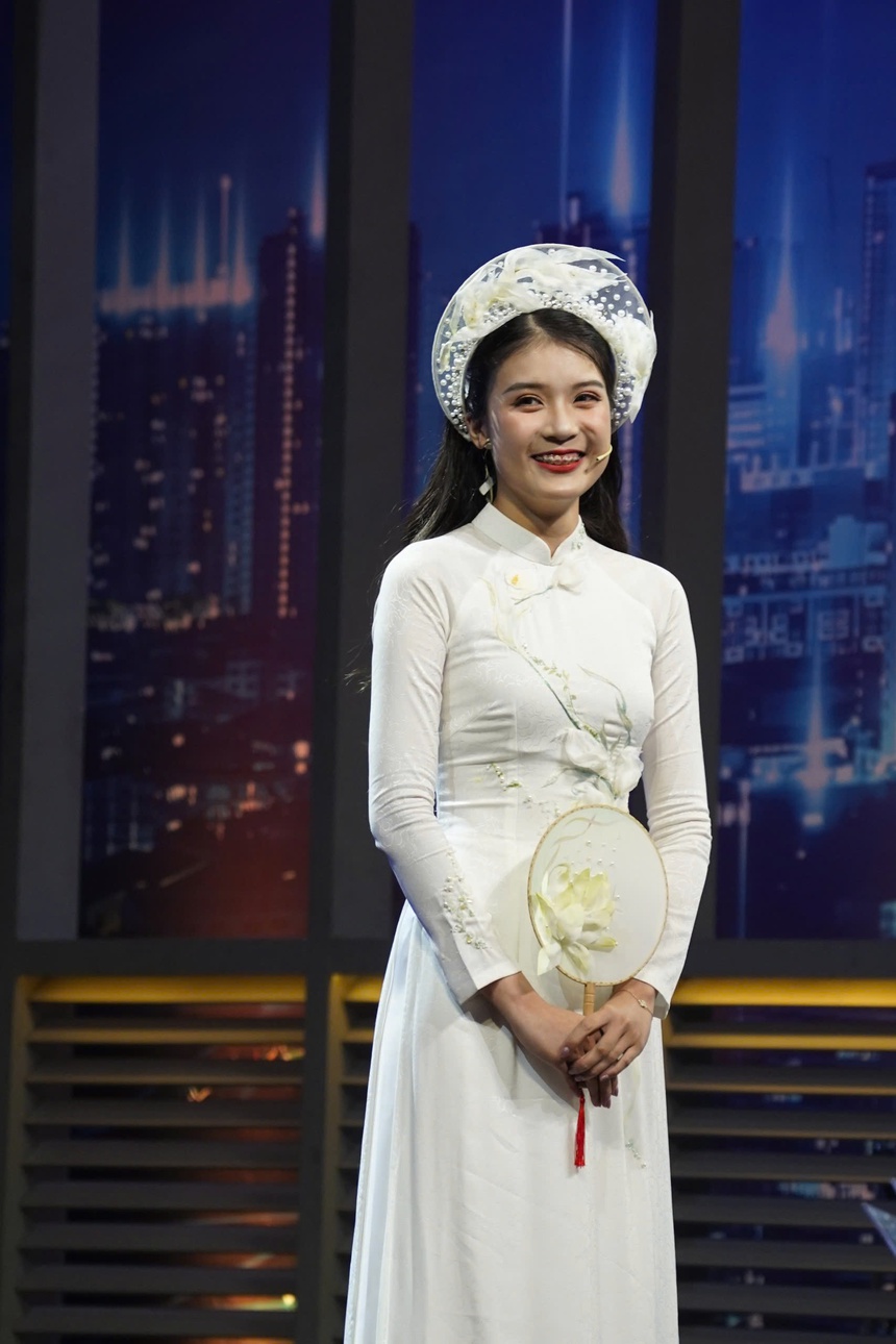 Á khôi đi tìm việc tại "Cơ hội cho ai", được Dược sĩ Tiến mở đường thi hoa hậu - Ảnh 1. Á khôi đi tìm việc tại "Cơ hội cho ai", được Dược sĩ Tiến mở đường thi hoa hậu - Ảnh 1.