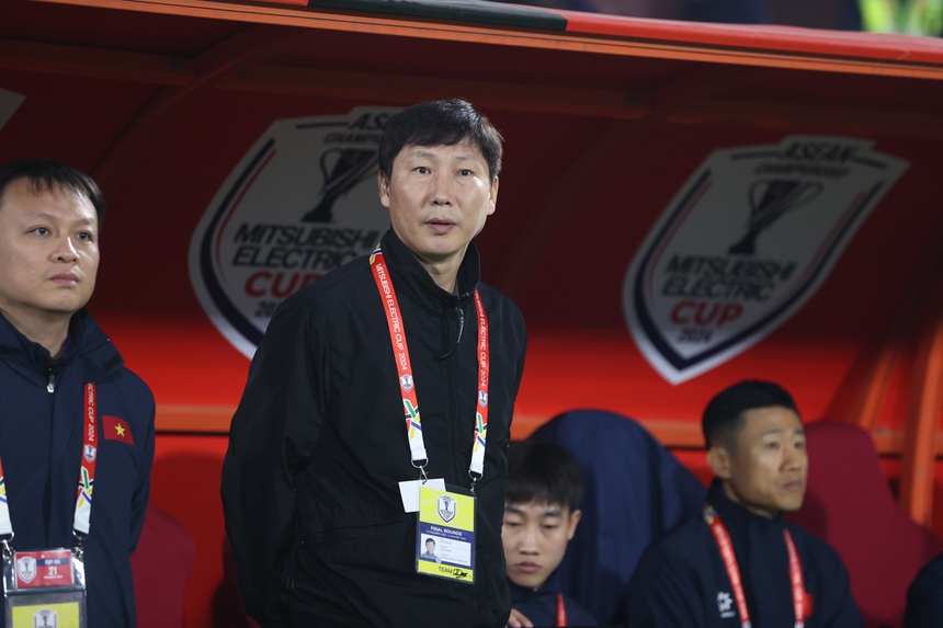 HLV Kim Sang Sik luôn dành bất ngờ cho đối thủ - Ảnh 1.