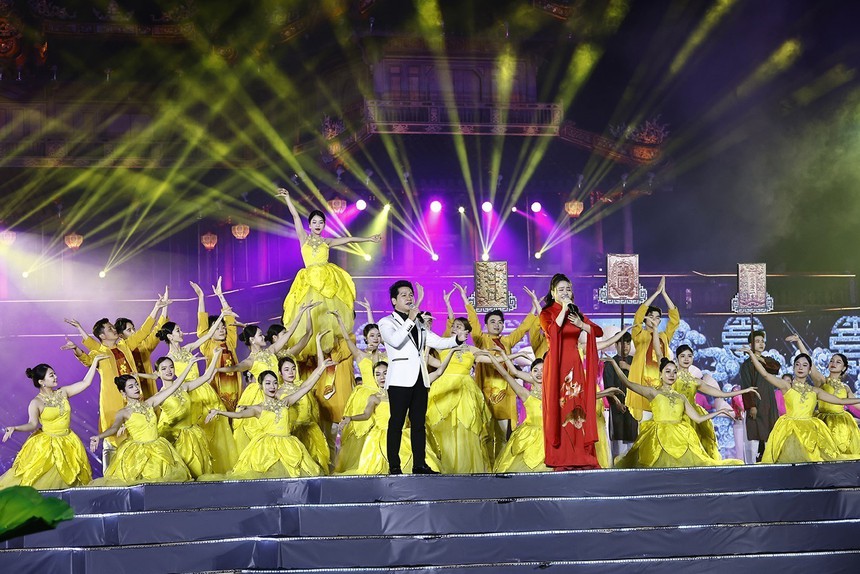 Chủ tịch Quốc hội Trần Thanh Mẫn: Xây dựng thành phố Huế trực thuộc Trung ương xanh, hiện đại, thông minh, hạnh phúc - Ảnh 6. Chủ tịch Quốc hội Trần Thanh Mẫn: Xây dựng thành phố Huế trực thuộc Trung ương xanh, hiện đại, thông minh, hạnh phúc - Ảnh 6.