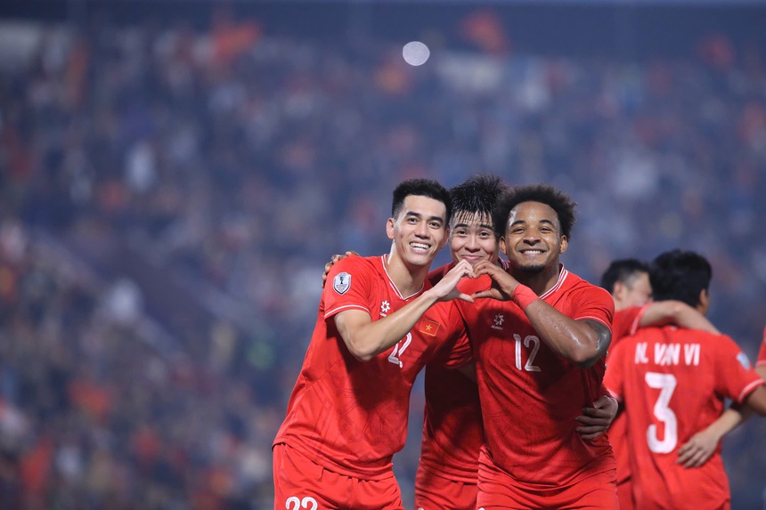 Kết quả bóng đá AFF Cup 2024 hôm nay 29/12: ĐT Việt Nam chờ đối thủ ở chung kết - Ảnh 2. Kết quả bóng đá AFF Cup 2024 hôm nay 29/12: ĐT Việt Nam chờ đối thủ ở chung kết - Ảnh 2.