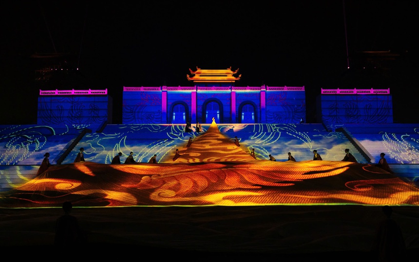 Festival Ninh Bình 2024: Dấu ấn bức tranh đa màu sắc di sản văn hóa vùng đất Cố đô - Ảnh 2. Festival Ninh Bình 2024: Dấu ấn bức tranh đa màu sắc di sản văn hóa vùng đất Cố đô - Ảnh 2.