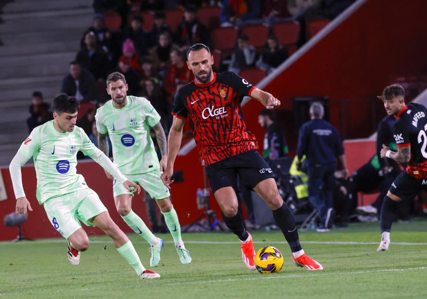 Lamine Yamal kiến tạo bằng trivela, Rapinha tỏa sáng với cú đúp, Barcelona thắng 5 sao - Ảnh 2. Lamine Yamal kiến tạo bằng trivela, Rapinha tỏa sáng với cú đúp, Barcelona thắng 5 sao - Ảnh 2.