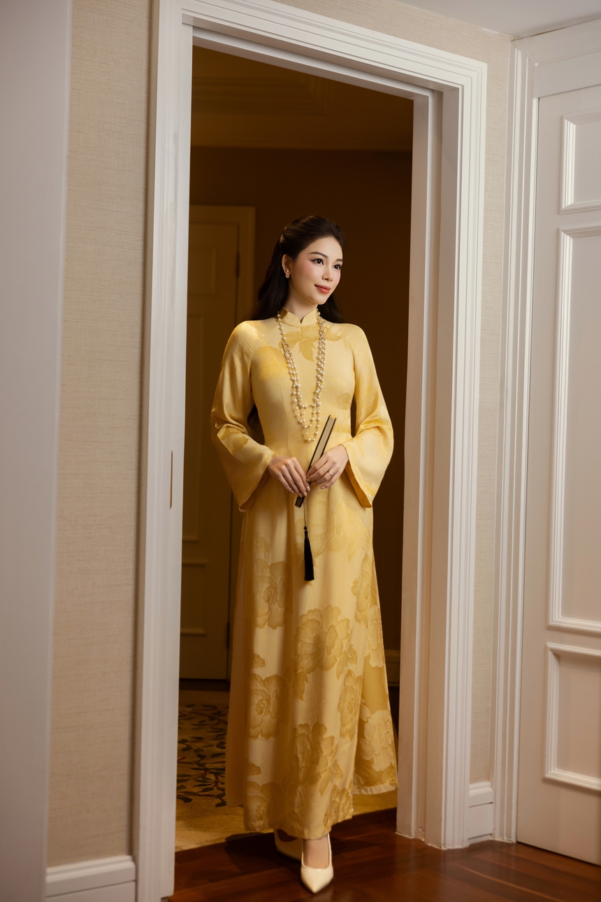 "Cô dâu hào môn" Linh Rin dịu dàng với áo dài hoa 3D của Đỗ Mạnh Cường - Ảnh 8.