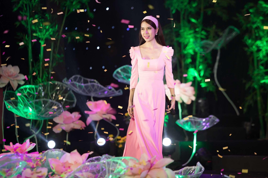 Vì sao Đỗ Thụy Khanh được gọi là "Nữ hoàng nhạc phim" của V-pop? - Ảnh 2. Vì sao Đỗ Thụy Khanh được gọi là "Nữ hoàng nhạc phim" của V-pop? - Ảnh 2.