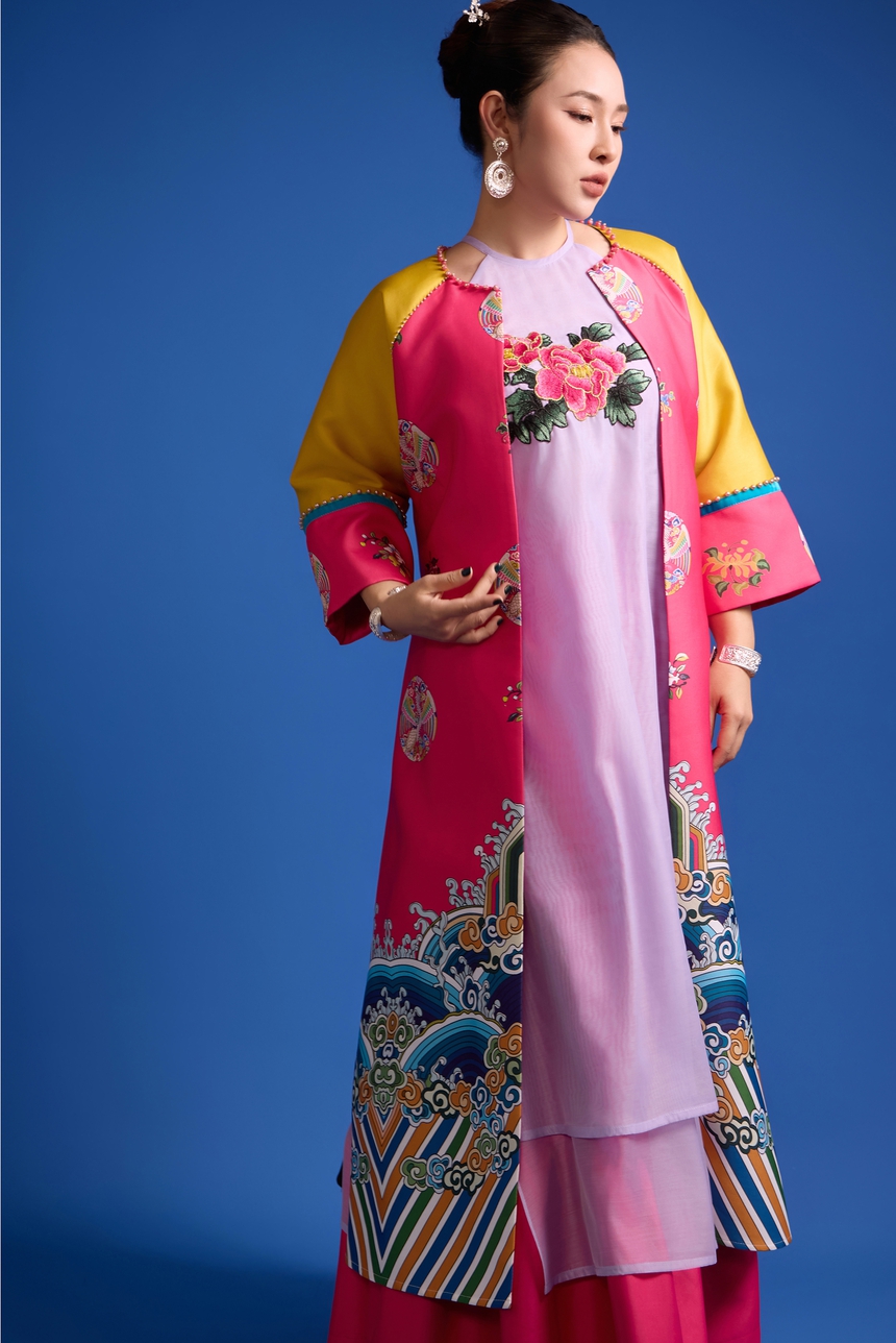 Ca sĩ Bảo Trâm hoá "nàng thơ" của Cao Minh Tiến, diện áo dài Tết lấy cảm hứng từ áo Nhật Bình - Ảnh 2.