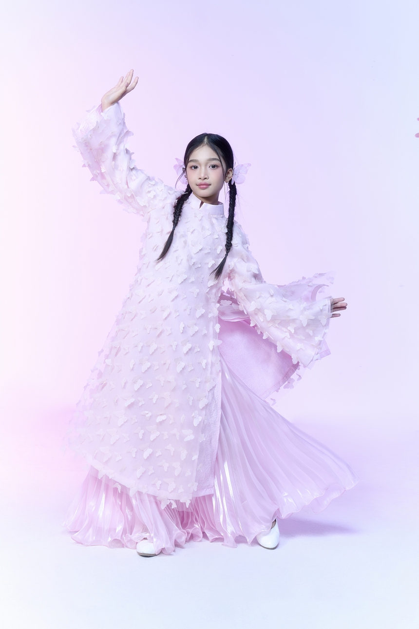 NTK Nguyễn Minh Công khai xuân 2025 với BST dành cho trẻ em - Ảnh 6. NTK Nguyễn Minh Công khai xuân 2025 với BST dành cho trẻ em - Ảnh 6.