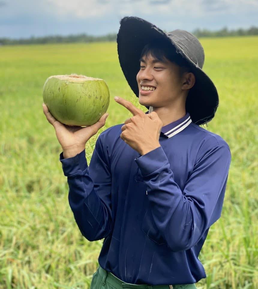 TikToker 'hot rần rần' thời gian qua Lê Tuấn Khang là ai? - Ảnh 4.