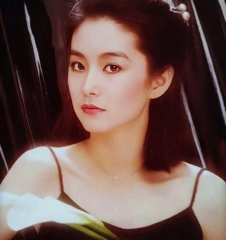 Top 10 mỹ nhân đẹp nhất phim Quỳnh Dao: Triệu Vy bất ngờ đứng thứ 9, Lâm Thanh Hà chỉ đạt Á quân - Ảnh 11. Top 10 mỹ nhân đẹp nhất phim Quỳnh Dao: Triệu Vy bất ngờ đứng thứ 9, Lâm Thanh Hà chỉ đạt Á quân - Ảnh 11.