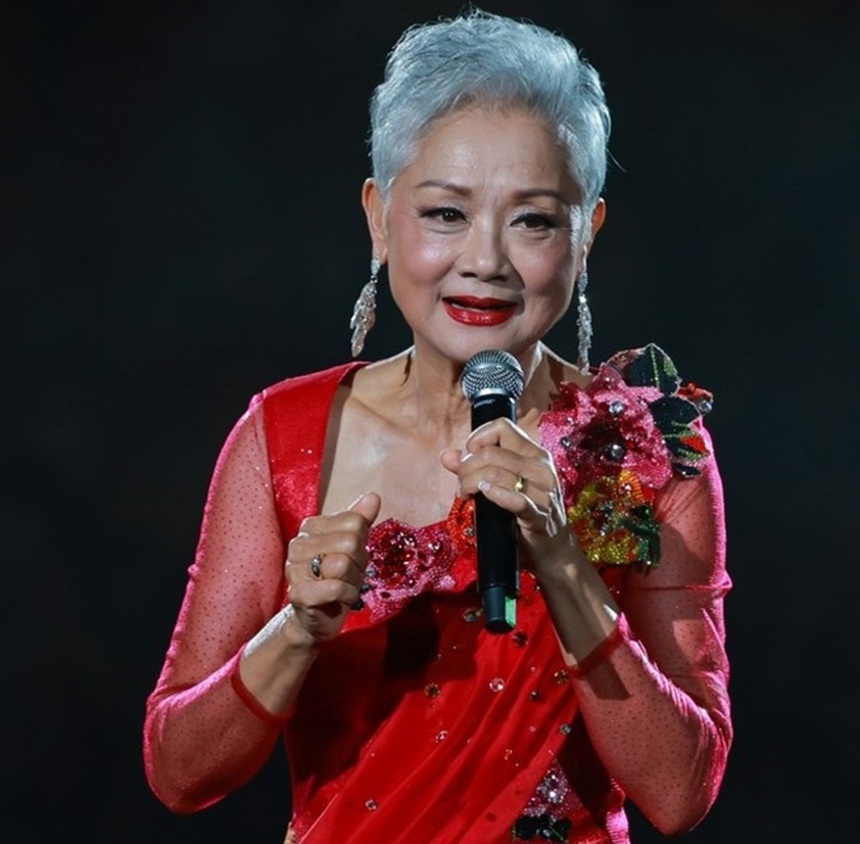 (Bài đăng Chủ nhật) Diệp Lệ Nghi: Đổi đời nhờ ca khúc "Bến Thượng Hải" nhưng đằng hào quang là câu chuyện đầy nỗi buồn  - Ảnh 1.