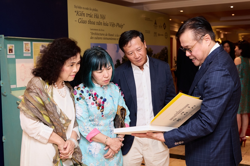 "Kiến trúc Hà Nội – Giao thoa văn hóa Việt – Pháp": Kể chuyện lịch sử Hà Nội qua những công trình kiến trúc - Ảnh 1. "Kiến trúc Hà Nội – Giao thoa văn hóa Việt – Pháp": Kể chuyện lịch sử Hà Nội qua những công trình kiến trúc - Ảnh 1.