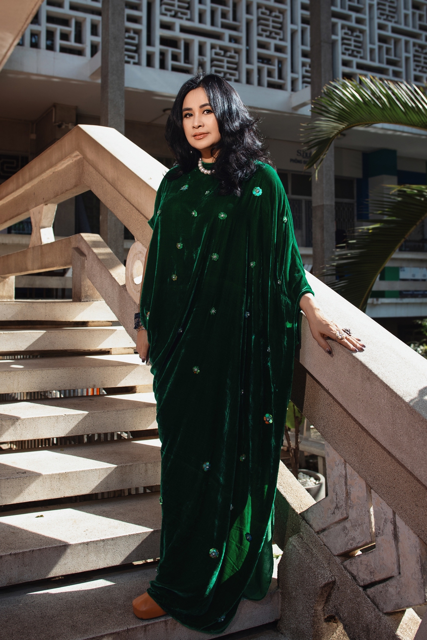 Dàn sao “nhuộm xanh” thảm đỏ show VUNGOC&SON - Ảnh 2.