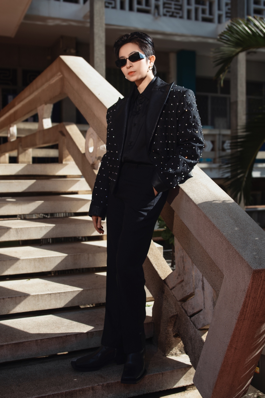 Dàn sao “nhuộm xanh” thảm đỏ show VUNGOC&SON - Ảnh 3.