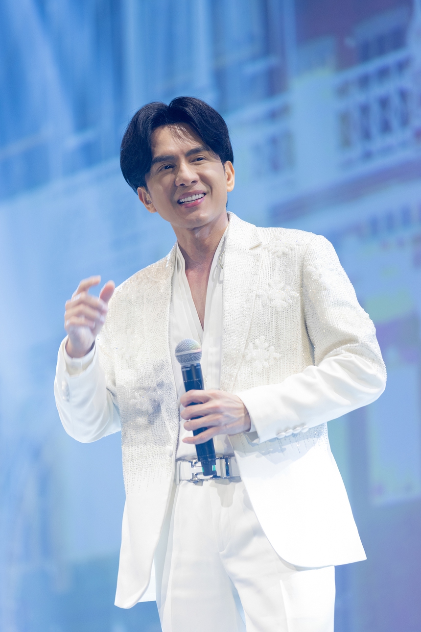 Đan Trường "đốn tim" fan với vẻ ngoài trẻ trung tuổi U50 - Ảnh 3.