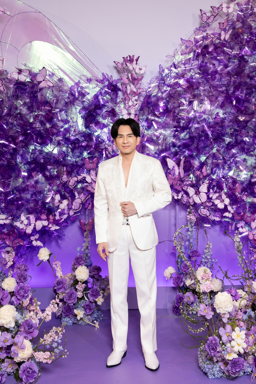 Đan Trường "đốn tim" fan với vẻ ngoài trẻ trung tuổi U50 - Ảnh 1.