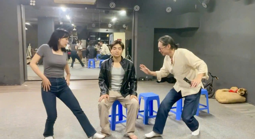 NSND Trần Lực lần thứ hai dựng kịch Lê Hoàng - Ảnh 1.