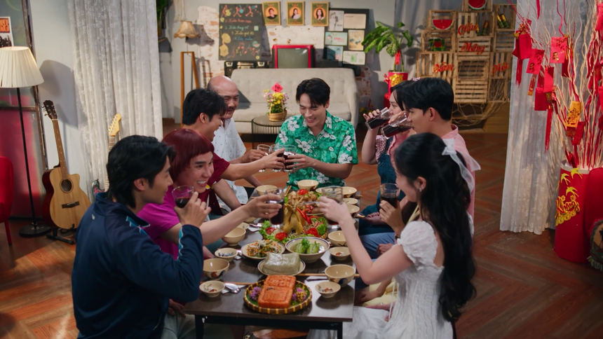 Gin Tuấn Kiệt khoe poster phim hài Tết ở concert "Anh trai say hi" - Ảnh 4.