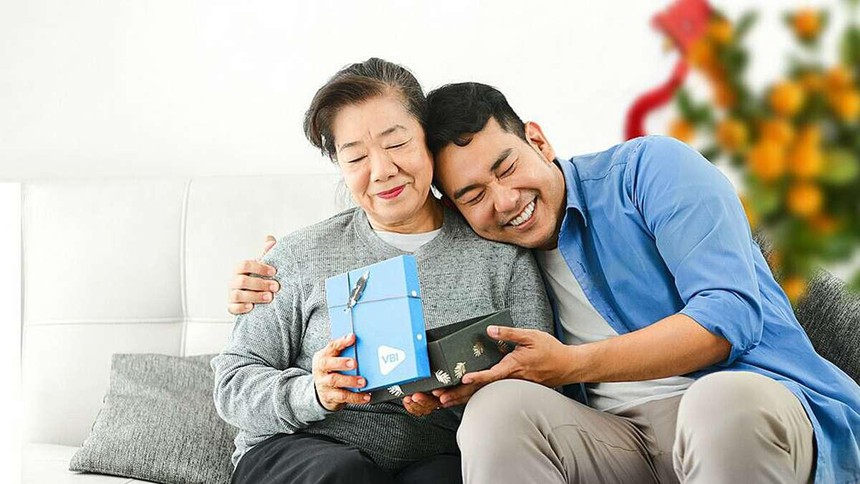 Quà Tết cho bố mẹ nên mua tặng gì? Nên tặng lúc nào? - Ảnh 5.