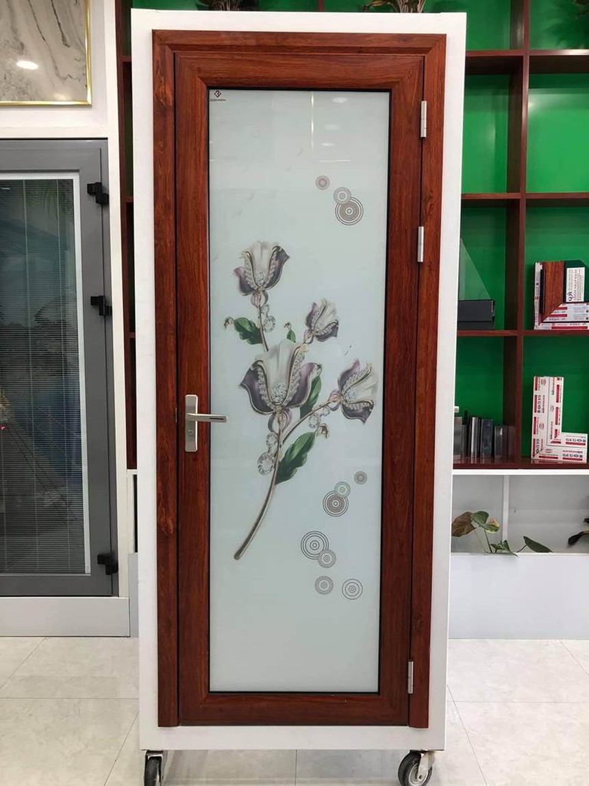 Cửa nhôm Xingfa giả gỗ mẫu nào đẹp? Tiết lộ của SUNDOOR - Ảnh 1. Cửa nhôm Xingfa giả gỗ mẫu nào đẹp? Tiết lộ của SUNDOOR - Ảnh 1.