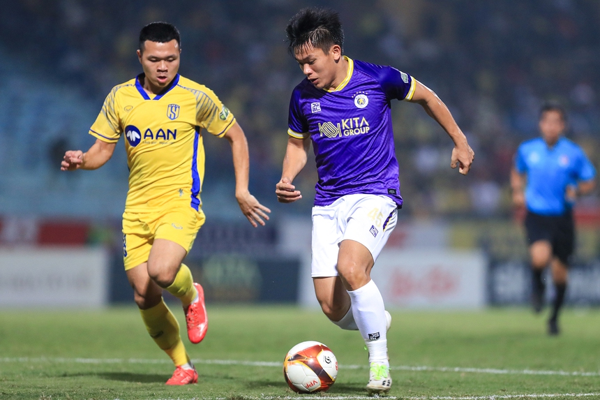 Tin nóng bóng đá Việt 1/2: HLV Mai Đức Chung tiết lộ dự định, Văn Đức xác định thời điểm trở lại - Ảnh 5.