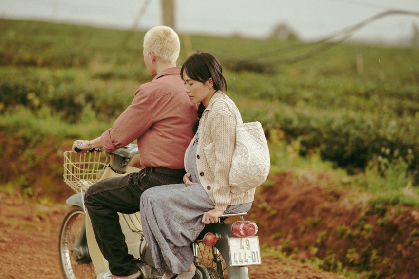 'Gặp lại chị bầu' - Gia đình chắp vá vừa cười vừa khóc trên đường đua phim Tết - Ảnh 5.