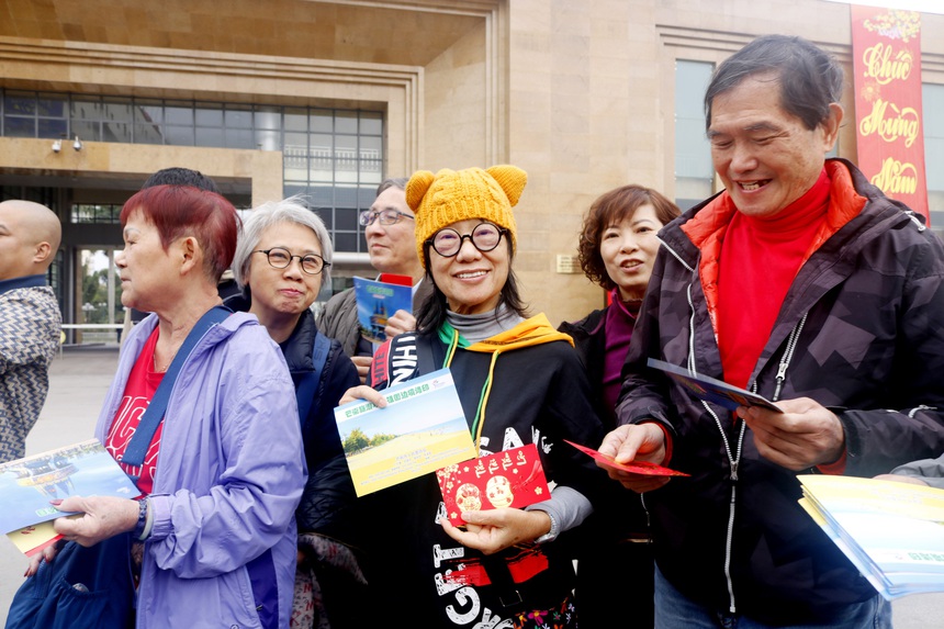 TP. Móng Cái: Đón hơn 1.000 khách du lịch "xông đất" ngày mùng 1 Tết - Ảnh 5.