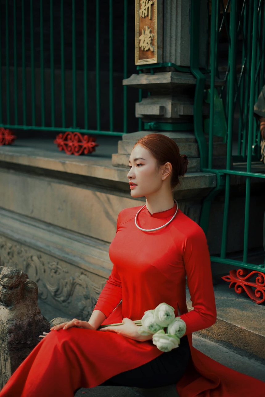 Hot girl 24 tuổi đặc biệt cỡ nào khi đón tết Giáp Thìn mà khiến 3 hoa khôi bóng chuyền Việt Nam hết lời khen ngợi? - Ảnh 3. Hot girl 24 tuổi đặc biệt cỡ nào khi đón tết Giáp Thìn mà khiến 3 hoa khôi bóng chuyền Việt Nam hết lời khen ngợi? - Ảnh 3.