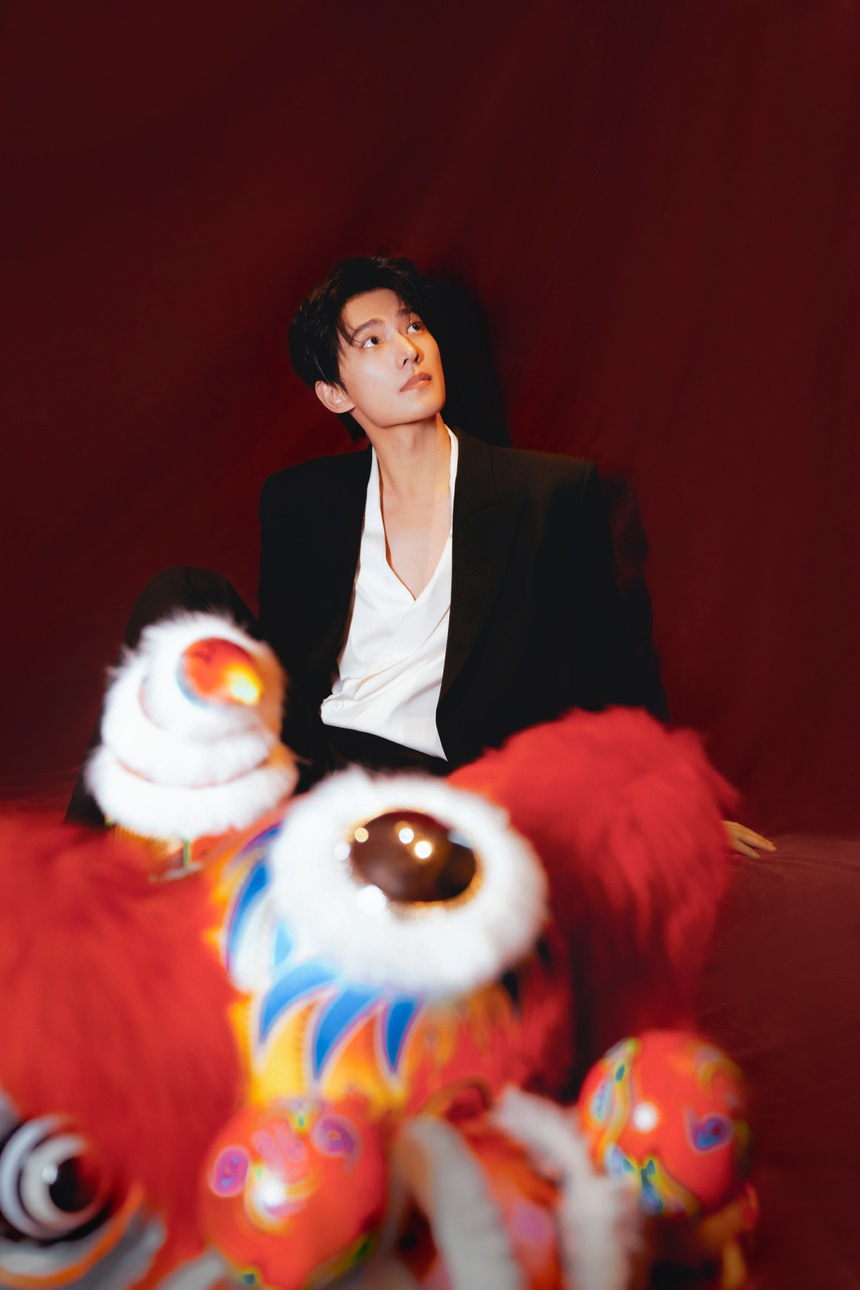 Sao Châu Á đón Tết Nguyên đán 2024: C-biz ngập tràn sắc đỏ, sao Hàn ‘xông đất’ Việt Nam - Ảnh 7.