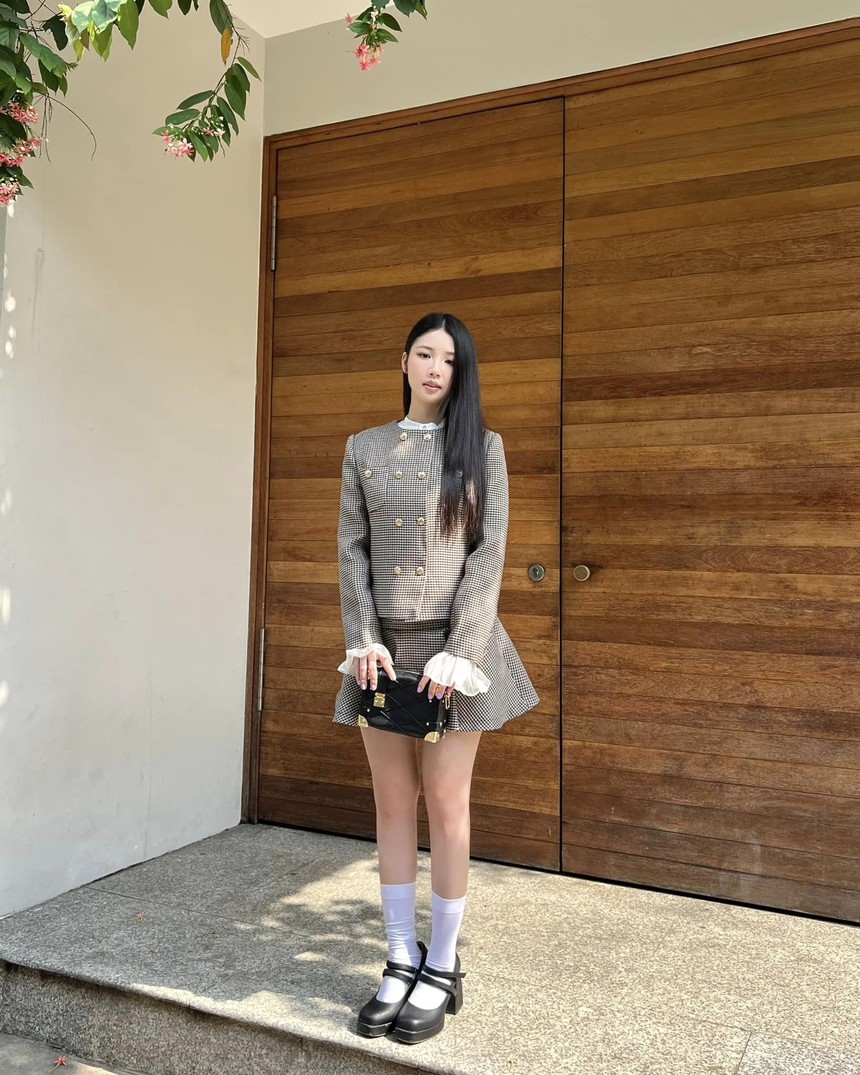 Điểm danh những nghệ sĩ 'tuổi Rồng' nổi bật của showbiz Việt: Người làm giảng viên, người là ca sĩ hàng đầu V-Pop - Ảnh 14.