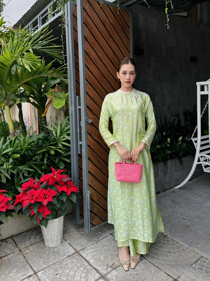 Điểm danh những nghệ sĩ 'tuổi Rồng' nổi bật của showbiz Việt: Người làm giảng viên, người là ca sĩ hàng đầu V-Pop - Ảnh 12.