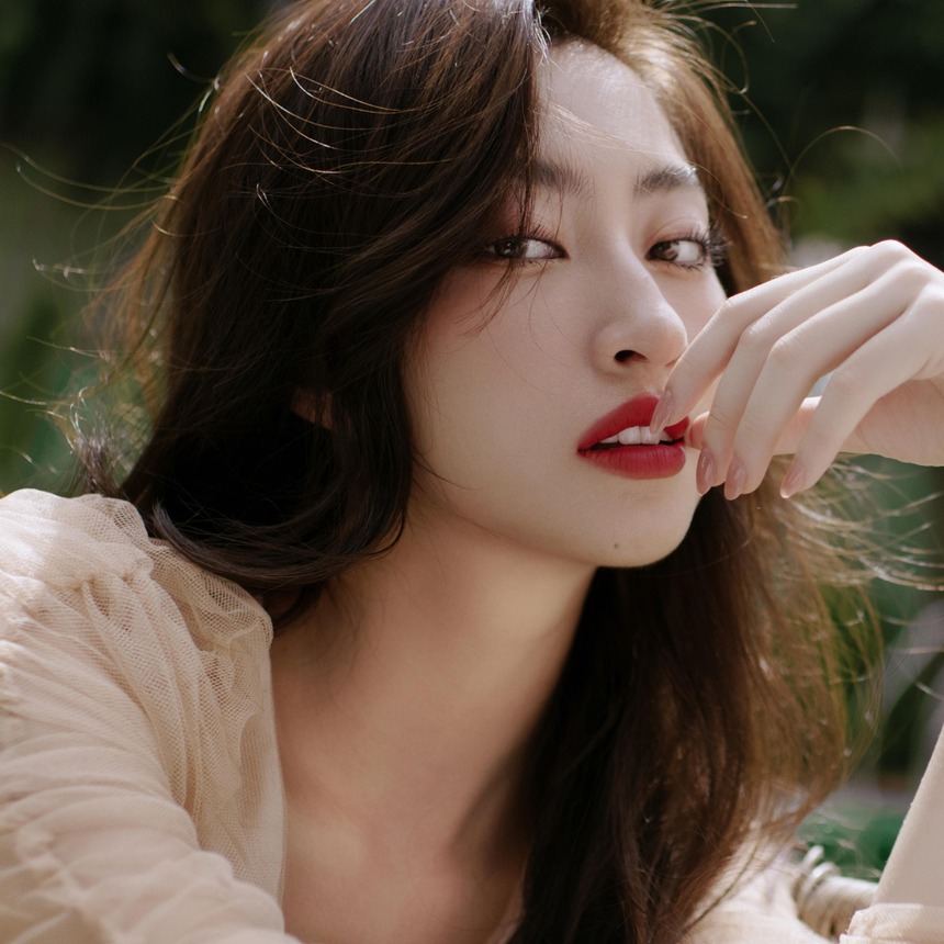 Điểm danh những nghệ sĩ 'tuổi Rồng' nổi bật của showbiz Việt: Người làm giảng viên, người là ca sĩ hàng đầu V-Pop - Ảnh 8.