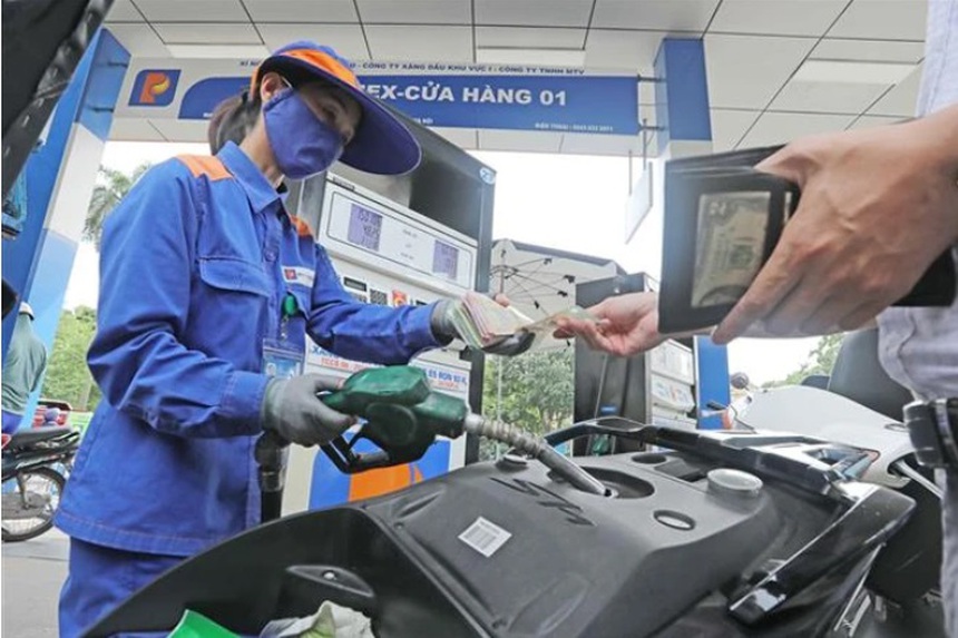 Giá xăng tăng hơn 700 đồng/lít từ 15h hôm nay - Ảnh 1.