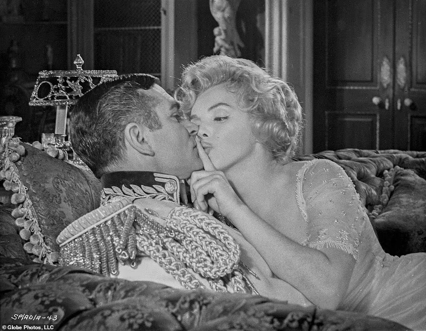 Những bức ảnh biểu tượng đầy tinh thần Valentine's Day trong kỷ nguyên vàng của Hollywood - Ảnh 4.