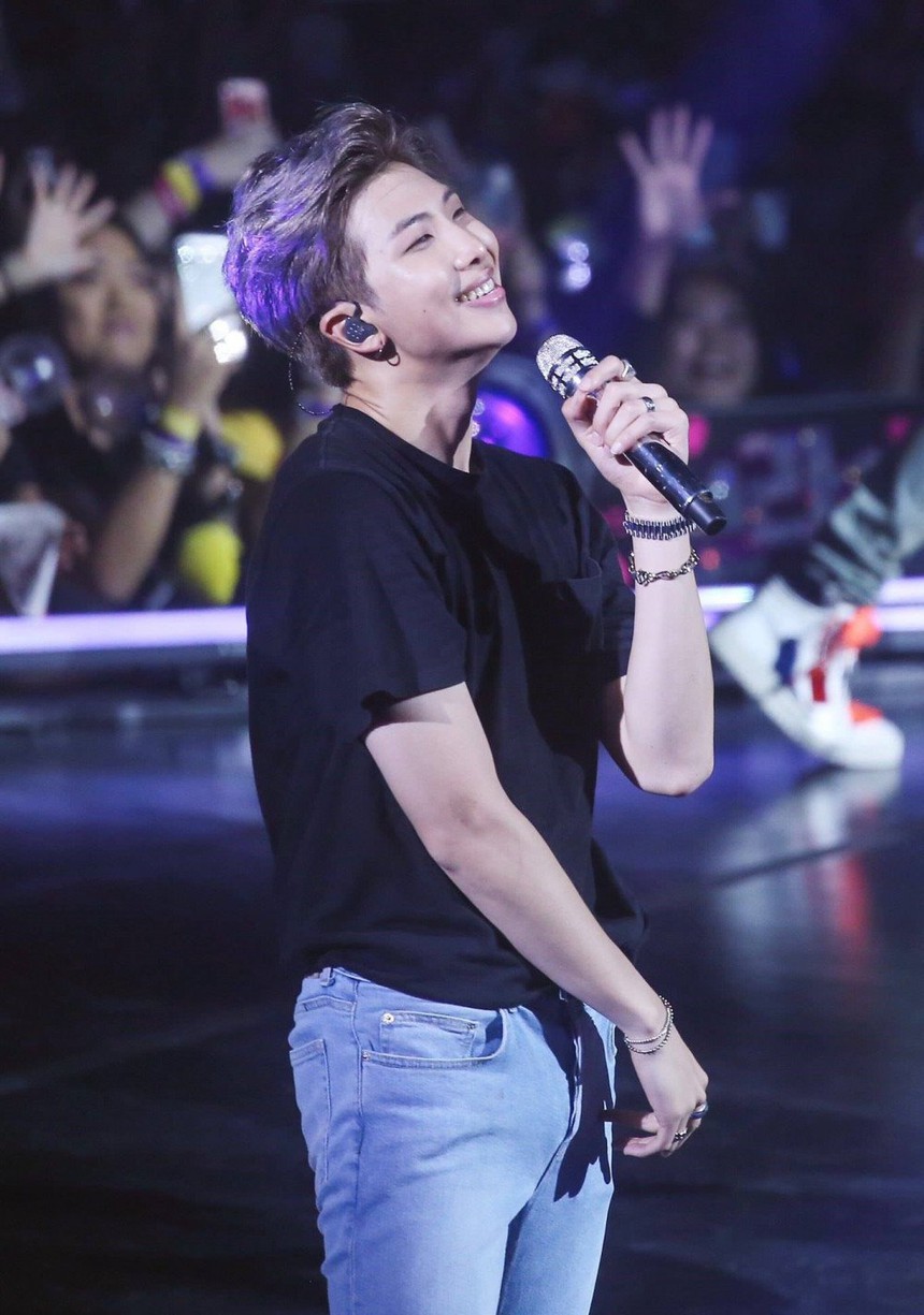 8 câu nói hay về tình yêu của RM BTS  - Ảnh 1.