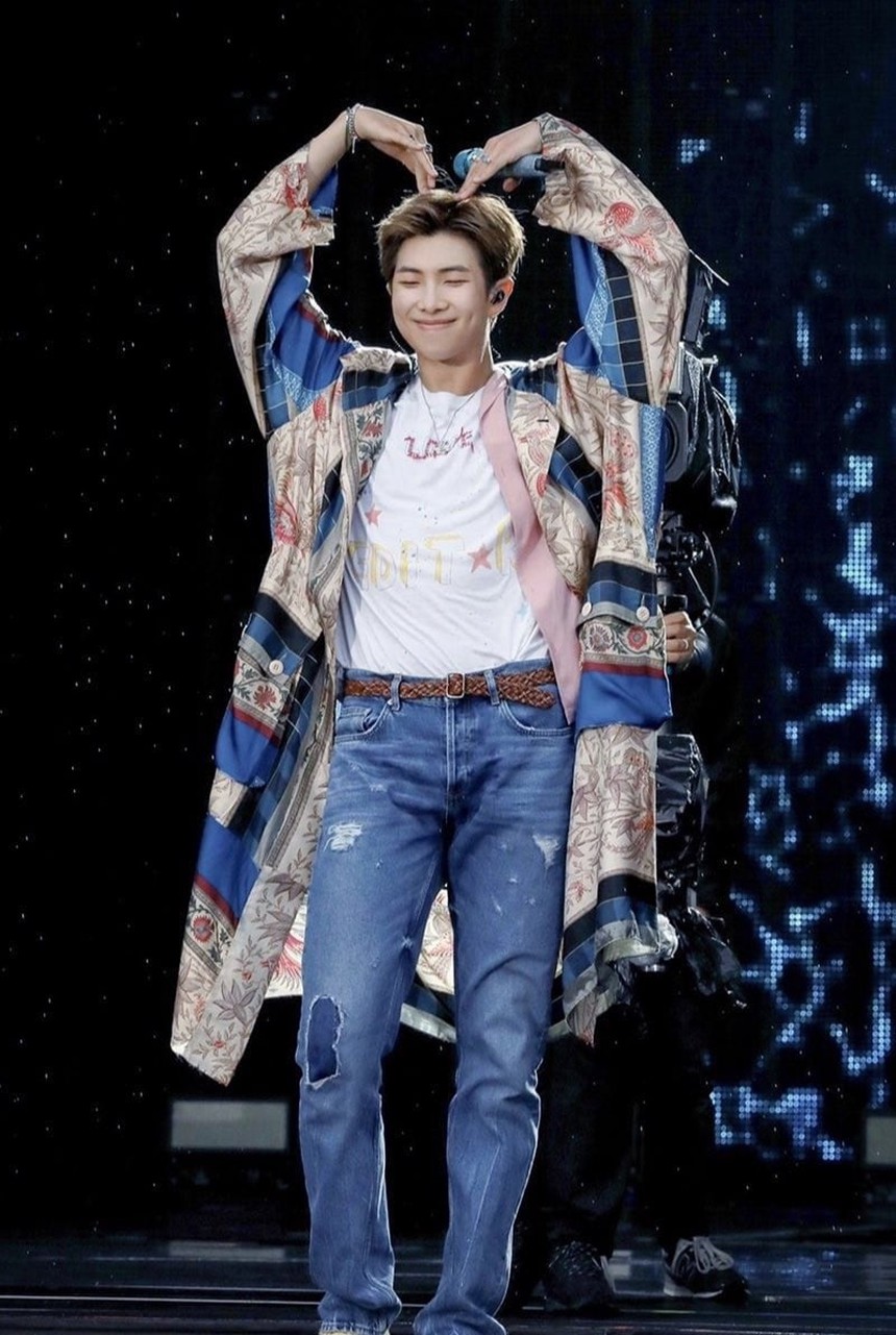 8 câu nói hay về tình yêu của RM BTS  - Ảnh 2.