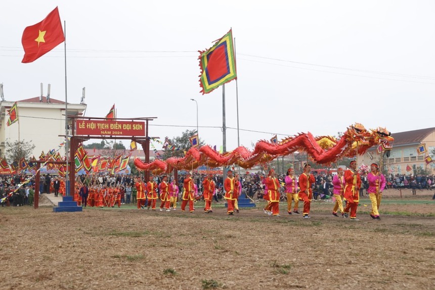 Tưng bừng khai hội Tịch điền Đọi Sơn Xuân Giáp Thìn 2024 - Ảnh 2. Tưng bừng khai hội Tịch điền Đọi Sơn Xuân Giáp Thìn 2024 - Ảnh 2.