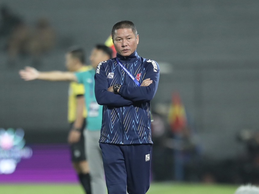 Tin nóng bóng đá Việt 3/3: Huỳnh Như thắng trận đầu cùng Lank, 'lứa Công Phượng' bị chê phòng ngự kém - Ảnh 5.