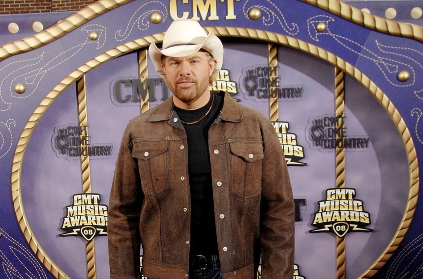 Album '35 Biggest Hits': Những 'đỉnh cao' của huyền thoại Toby Keith - Ảnh 4.