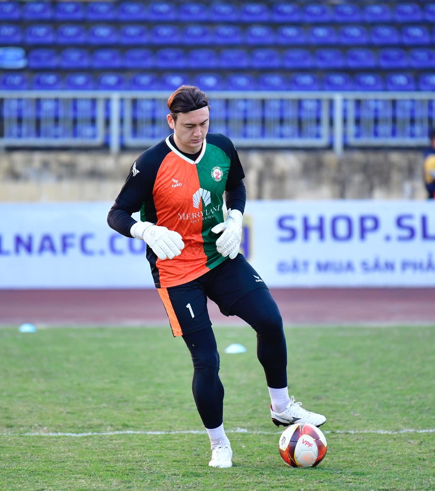 Quả bóng đồng Đặng Văn Lâm: Chàng trai bôn ba mang theo khát vọng cống hiến - Ảnh 3. Quả bóng đồng Đặng Văn Lâm: Chàng trai bôn ba mang theo khát vọng cống hiến - Ảnh 3.