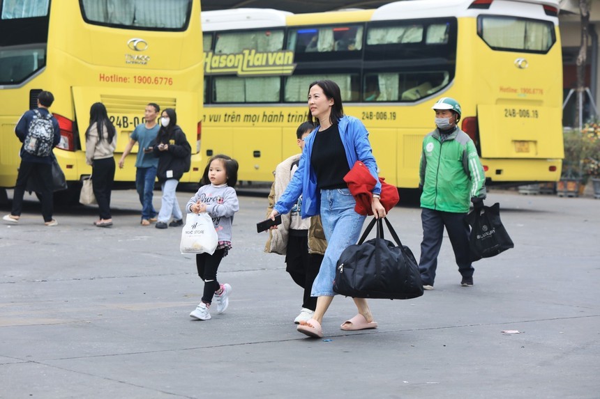 Không để hành khách chậm về quê đón Tết - Ảnh 1. Không để hành khách chậm về quê đón Tết - Ảnh 1.