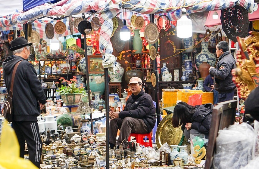 Nhộn nhịp chợ hoa Hàng Lược những ngày cận Tết - Ảnh 9.