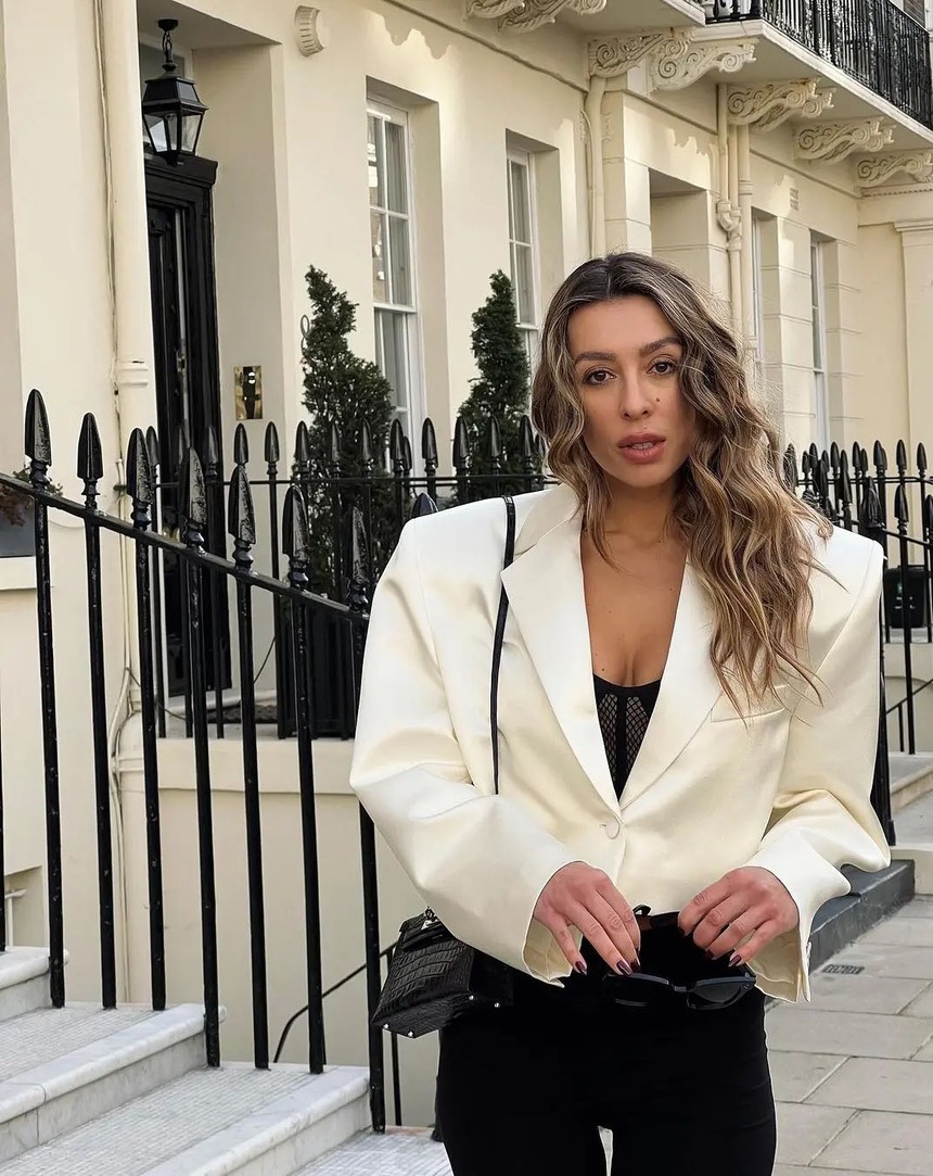 Tom Cruise đã gặp các con của bạn gái khi cặp đôi ngày càng nghiêm túc hơn - Ảnh 2.