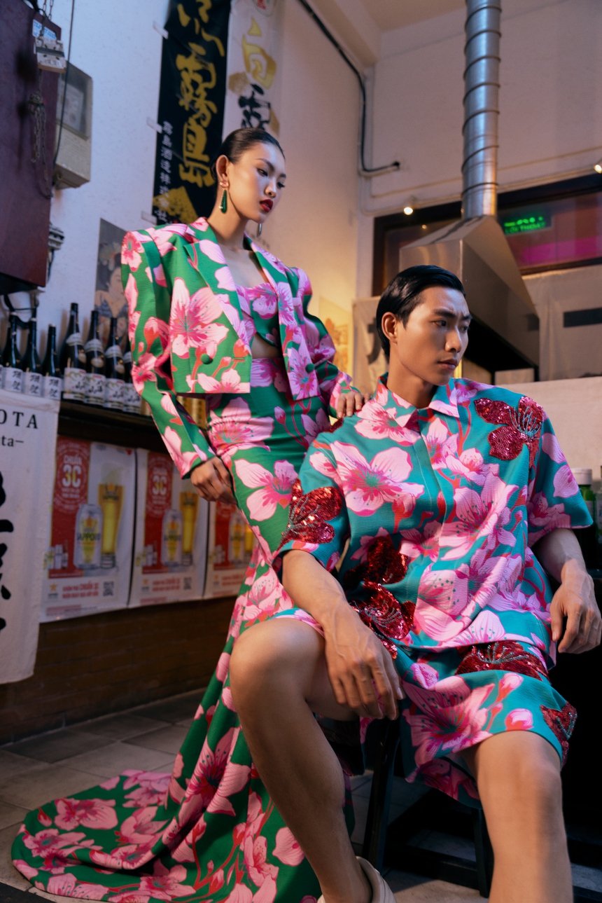 VUNGOC&SON quảng bá mùa xuân TP.HCM qua váy áo rực rỡ - Ảnh 9. VUNGOC&SON quảng bá mùa xuân TP.HCM qua váy áo rực rỡ - Ảnh 9.