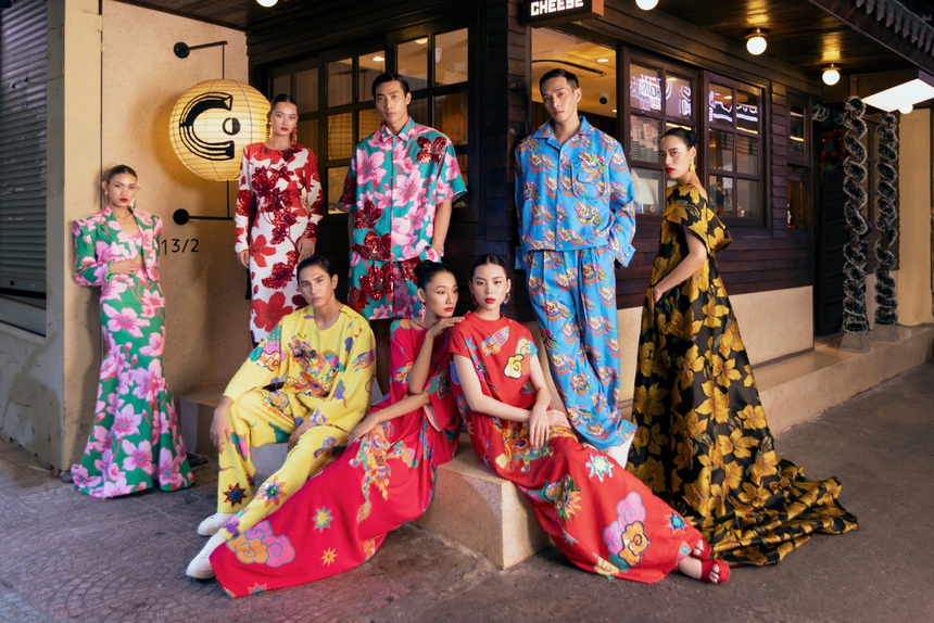 VUNGOC&SON quảng bá mùa xuân TP.HCM qua váy áo rực rỡ - Ảnh 10. VUNGOC&SON quảng bá mùa xuân TP.HCM qua váy áo rực rỡ - Ảnh 10.