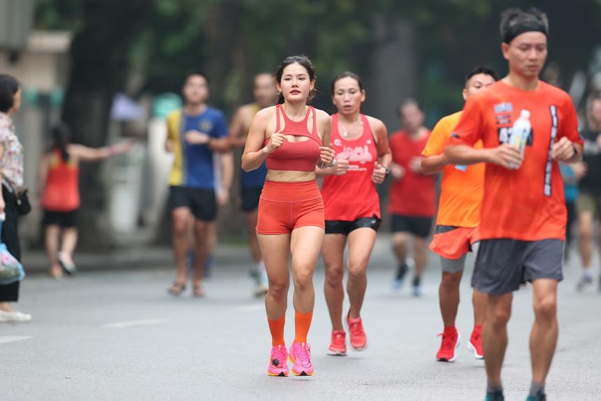 Chạy ra tiền và chuyện “kinh tế thể thao” - Ảnh 1. Chạy ra tiền và chuyện “kinh tế thể thao” - Ảnh 1.