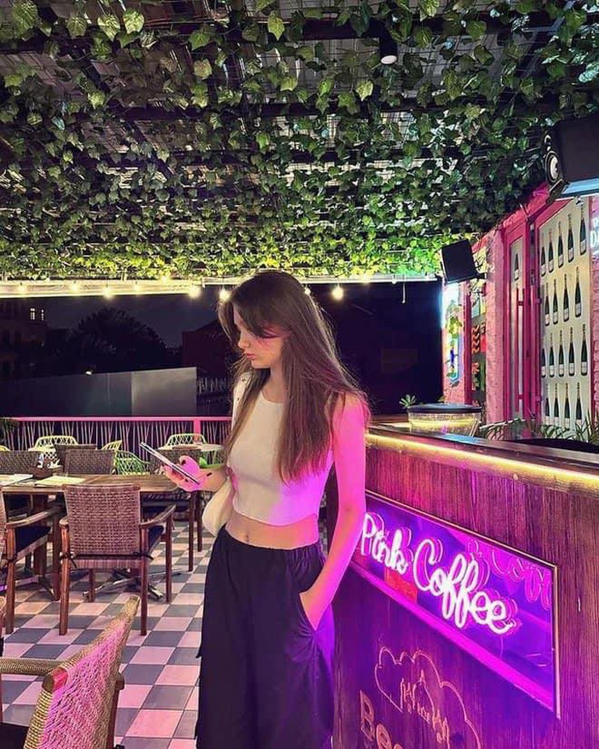 Em gái Văn Lâm e thẹn bên Hoàng Đức, cư dân mạng tích cực "đẩy thuyền" - Ảnh 10.