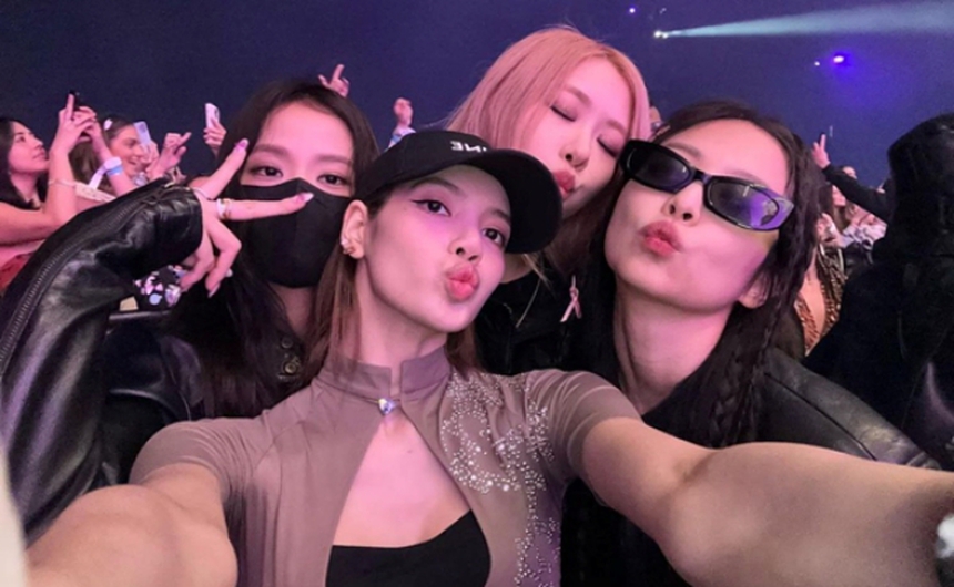 Blackpink lập kỷ lục lịch sử với kênh YouTube - Ảnh 2.