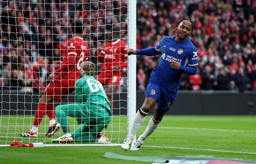 Van Dijk ghi bàn ở hiệp phụ, Liverpool vô địch Cúp Liên đoàn sau 120 phút căng thẳng - Ảnh 4.