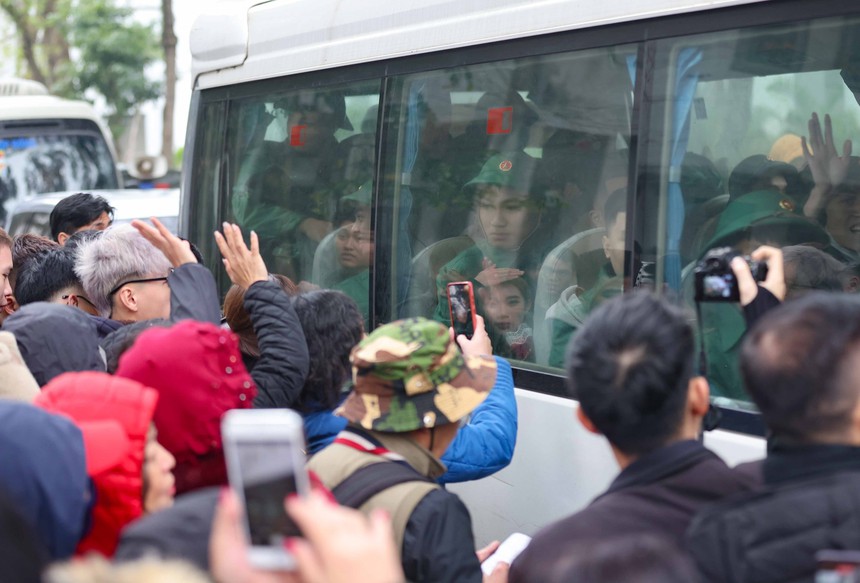 Gần 4.500 thanh niên Thủ đô lên đường nhập ngũ - Ảnh 12.