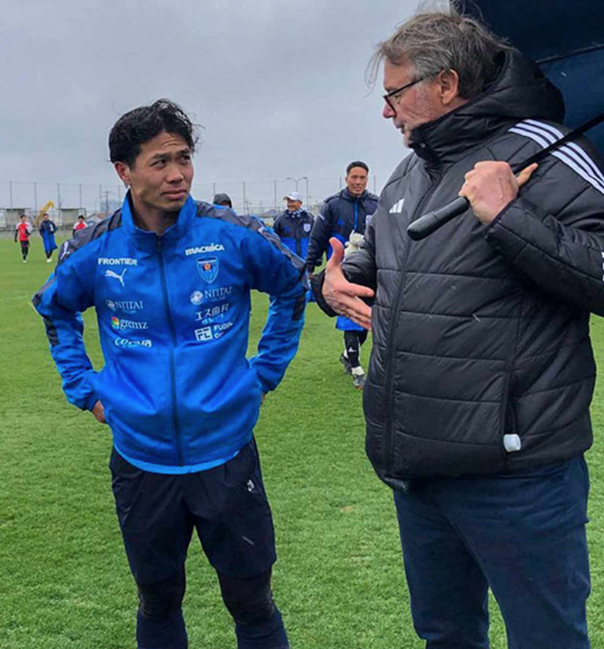 Hàng công V-League đáng báo động, HLV Troussier phải thăm Công Phượng - Ảnh 5.