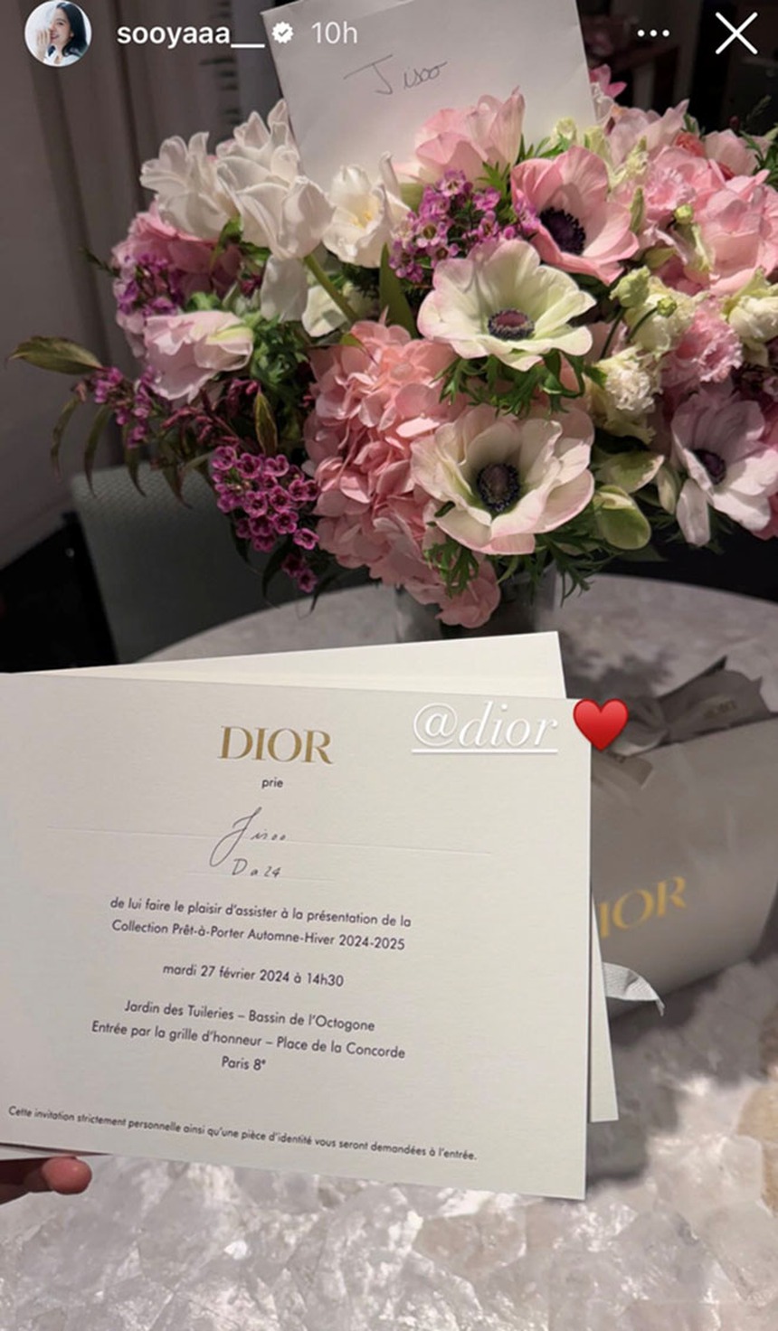 Jisoo Blackpink được Dior đối xử đặc biệt, nhiếp ảnh gia 'tranh giành' nữ thần tượng tại Tuần lễ thời trang Paris - Ảnh 6. Jisoo Blackpink được Dior đối xử đặc biệt, nhiếp ảnh gia 'tranh giành' nữ thần tượng tại Tuần lễ thời trang Paris - Ảnh 6.